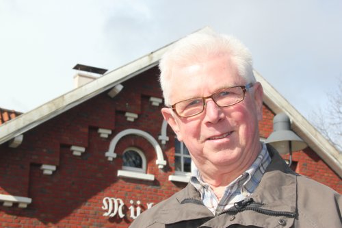 Heinz Siemenowski vor dem Museum