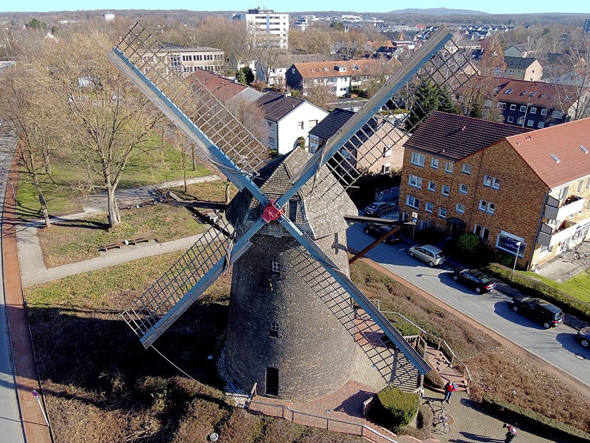 Die Hiesfelder Windmhle aus Sicht von niedriger Flughhe