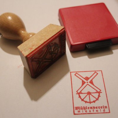 Stempel und Stempelkissen (natrlich in rotbachfarbe)