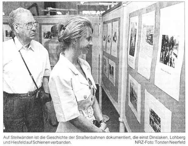 Besucher in der Ausstellung